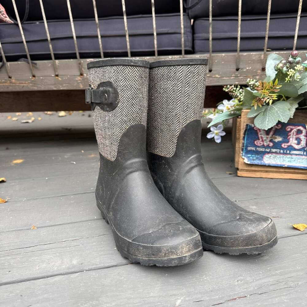 Chooka Women's Black and Grey Boots